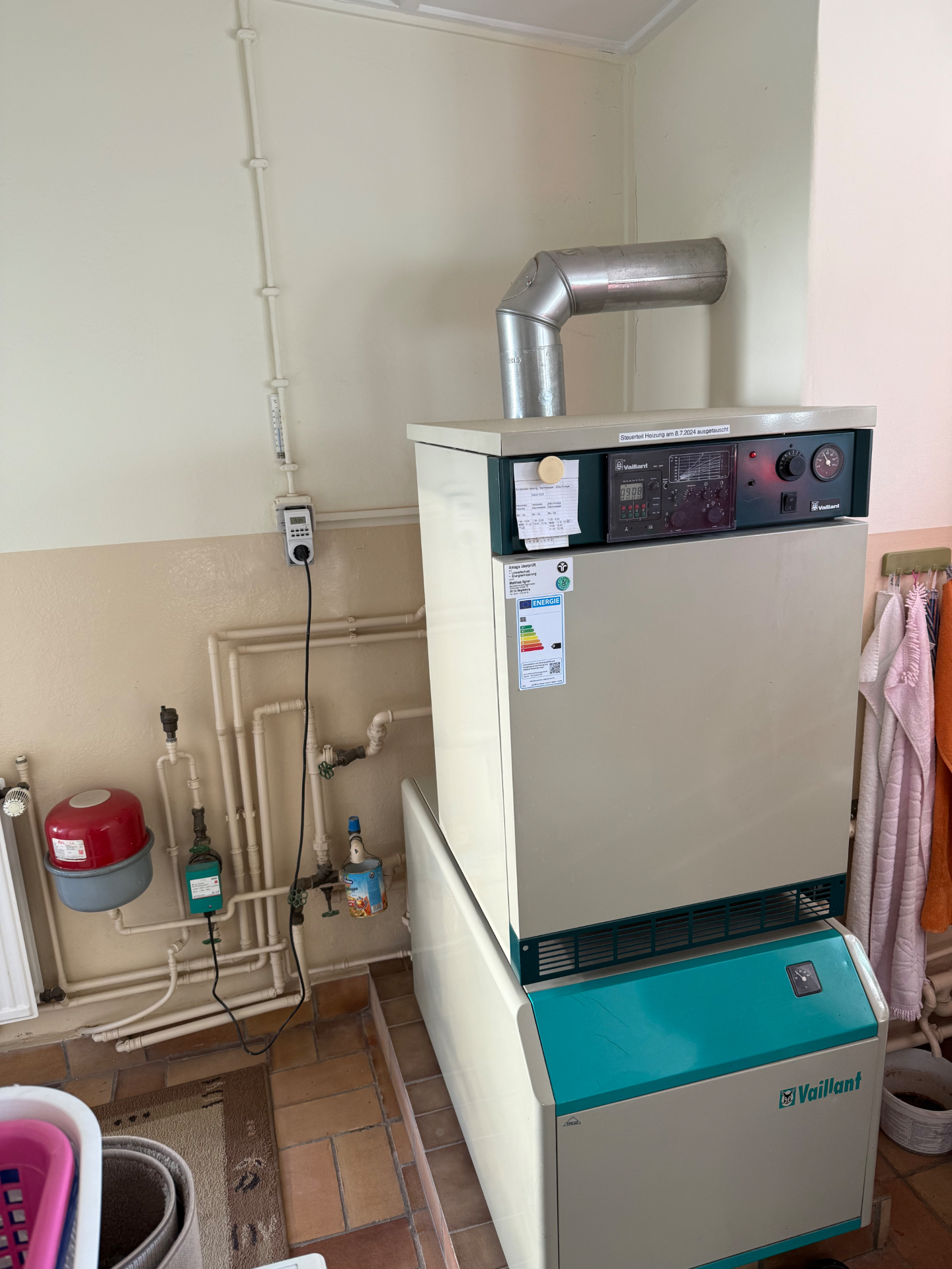 Altes Vaillant Gasgerät vor dem Austausch
